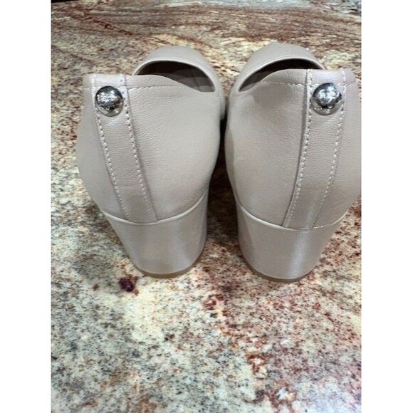 DONALD J. PLINER Corin Beige Leather  block heels SZ 9 1/2M - Picture 13 of 14
